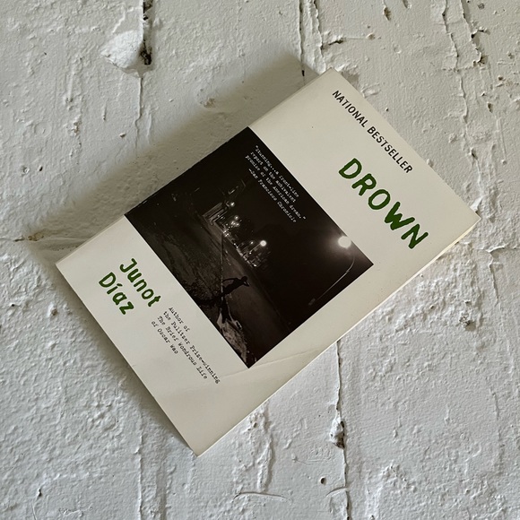 Drown by Junot Diaz - Picture 2 of 2